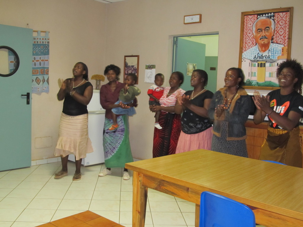 Amayi at Nankhombe singing for the visitors