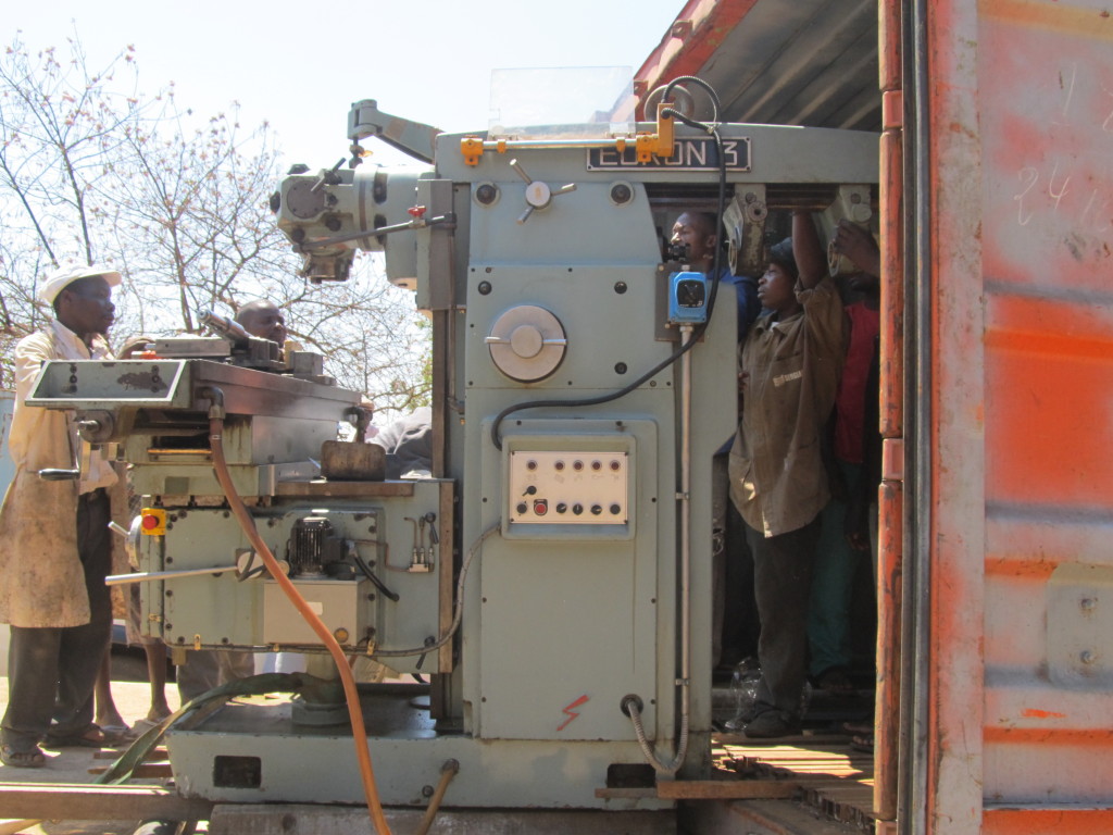 offloading the lathe machine