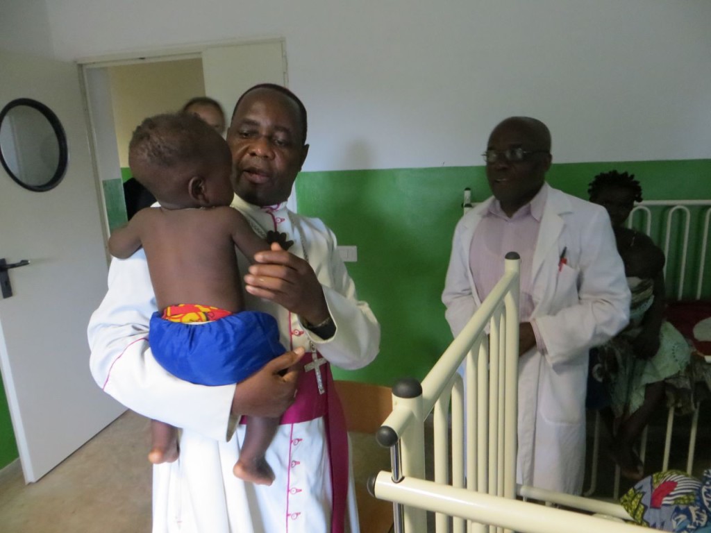 He also visited the paediatric ward of Comfort Community Hospital